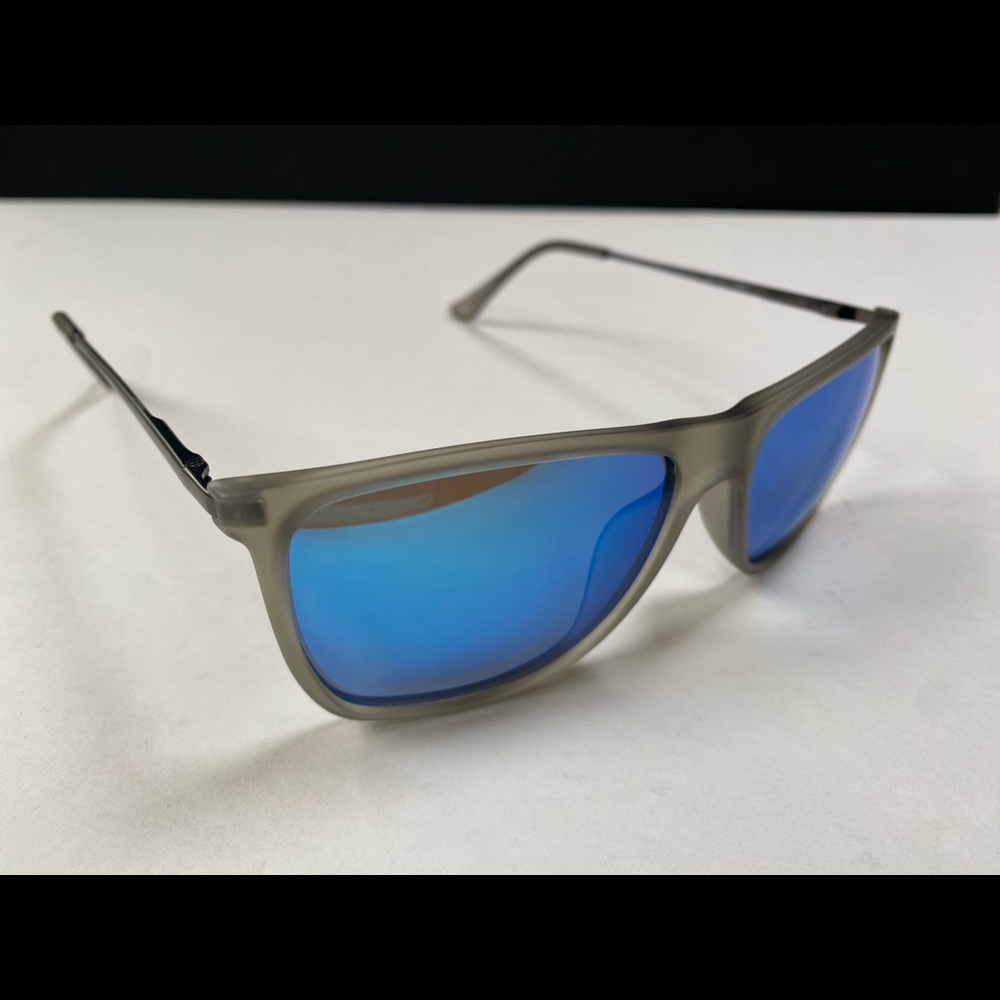Body Glove Primo Way-Style Sunglasses